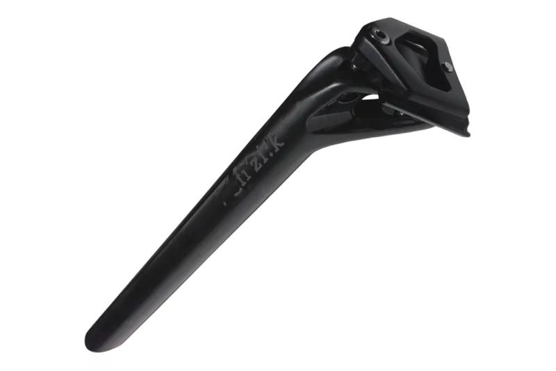Fizik Cyrano 00 Carbon Road Bike Seatpost  in Black