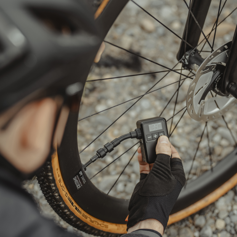 Topeak E-Booster Digital Mini Electric Pump -3