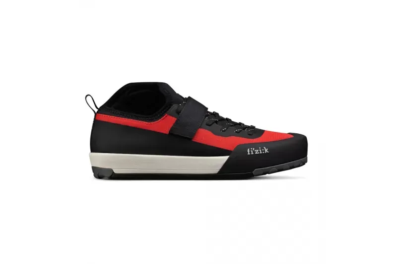 Fizik Gravita Tensor Flat MTB Shoes in Red/Black
