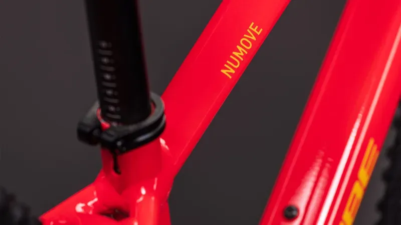 Cube Numove 240 Disc Kids Bike in Red Rose/Peach-2