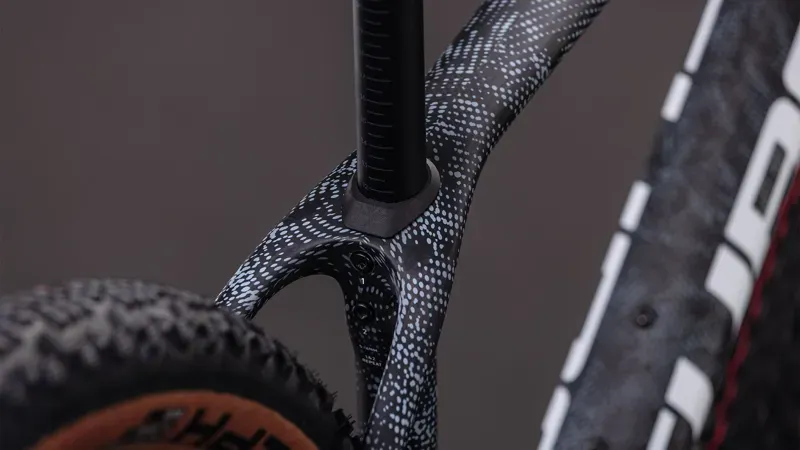 Cube Phenix C:68X SLT Mountain Bike in Matrix Black/White-4