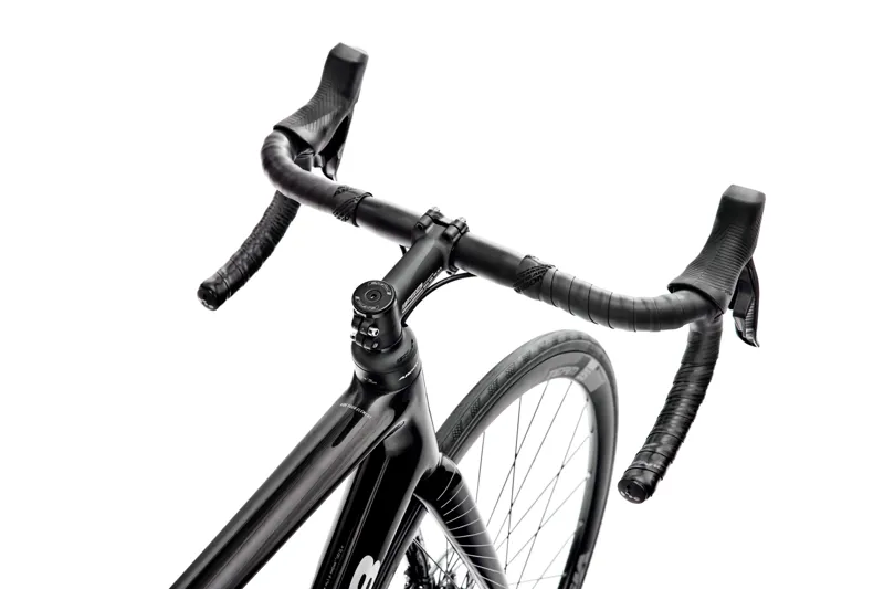 Argon 18 Gallium CS Disc SRAM Rival AXS Road Bike-3