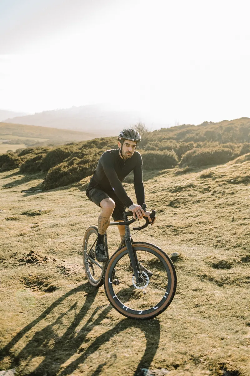 Goodyear Connector All Terrain 700x40c Tubeless Complete Tyre in Black/Tanwall