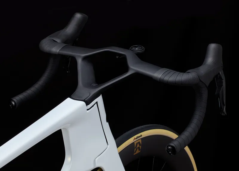 2026 Cervelo S5 Shimano Dura-Ace Di2 Lithium Aero Road Bike-3