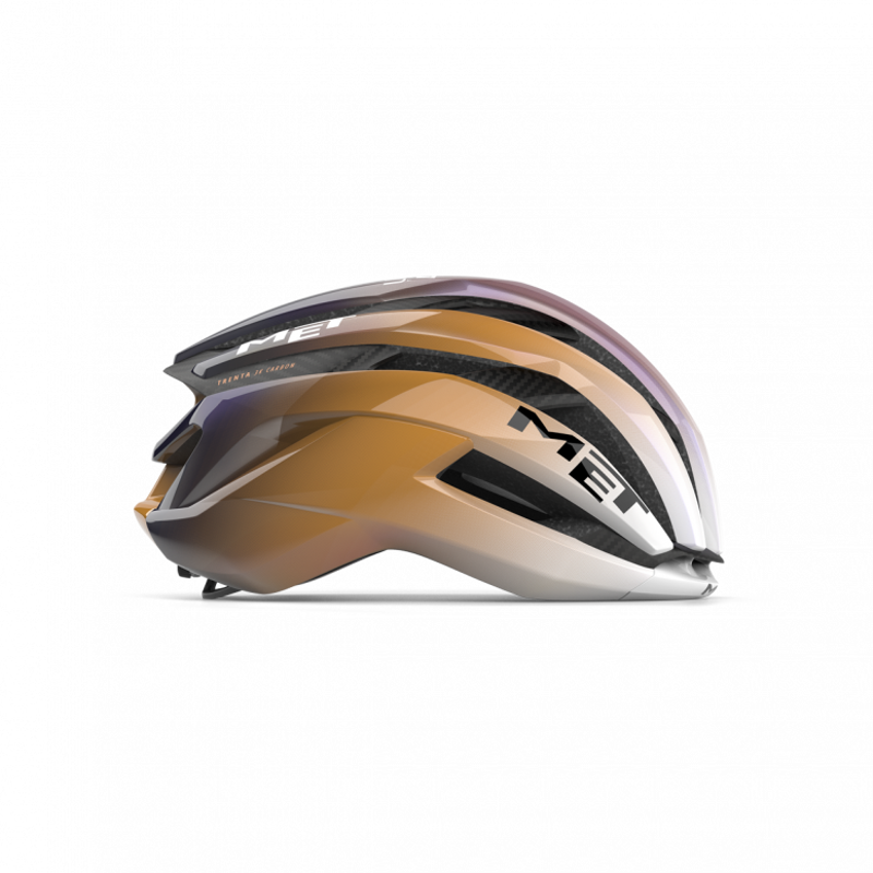 MET Trenta 3K Carbon Airframe UAE ADQ 5-1