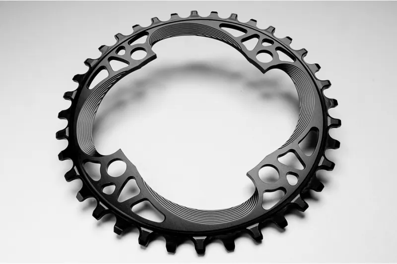 ABSOLUTE BLACK MTB ROUND 104 and 64 BCD