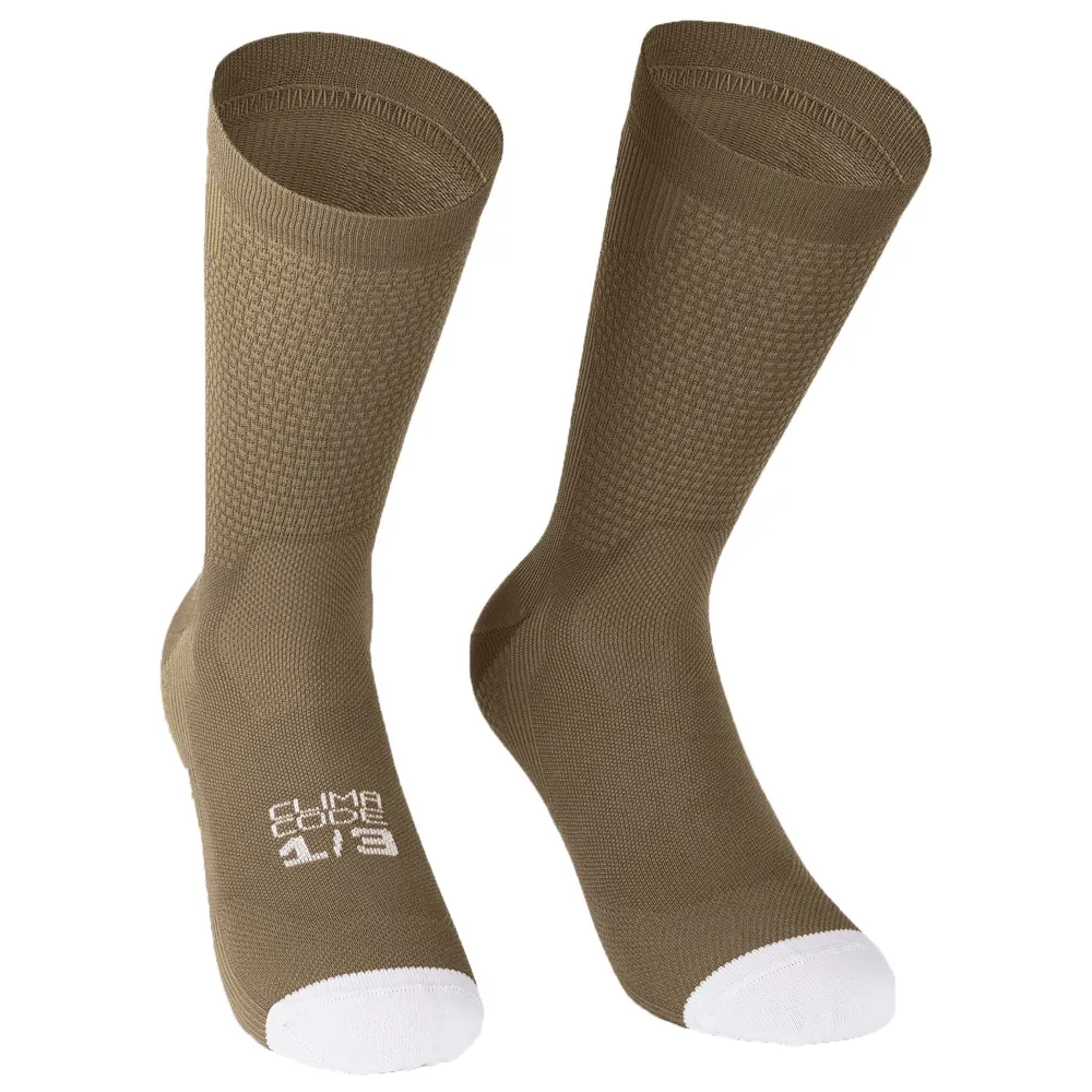 Js Cycles Assos Endurance Socks S11 Cycling Socks - Burned Brown | Free delivery over £50 & Cycle Scheme available.