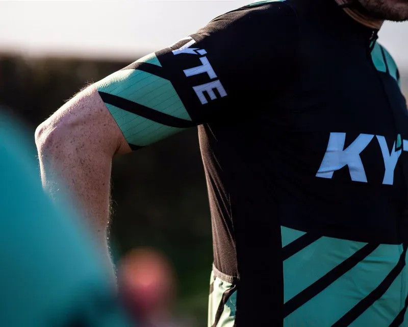 KYTE Carbon Short Sleeve Jersey - Black / Green-5