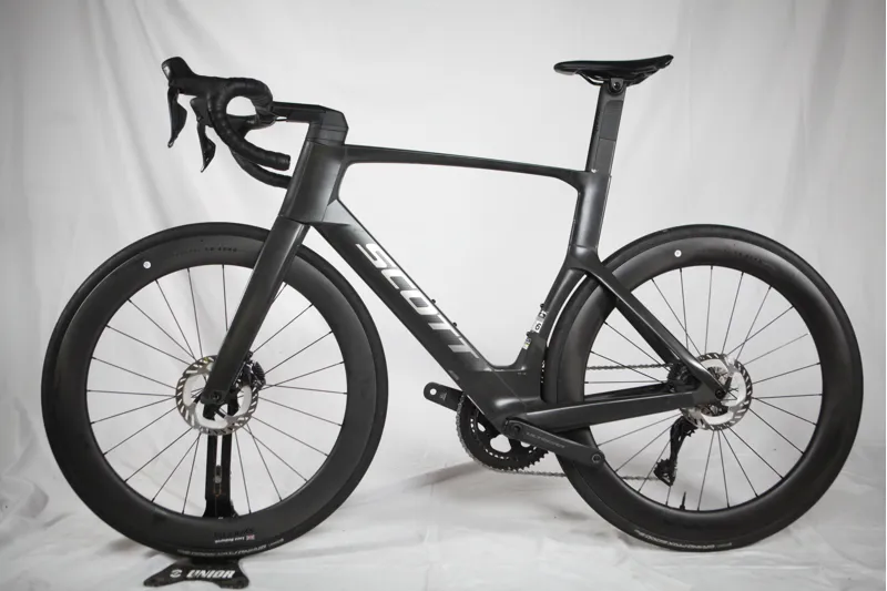 Scott Foil RC 10 Aero Road Bike EX Fensham Howes MAS Design team bike-2