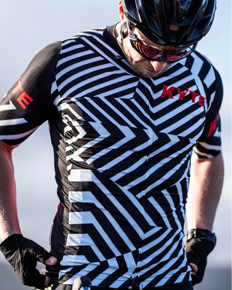 KYTE Glitch Short Sleeve Jersey - Black / White-2