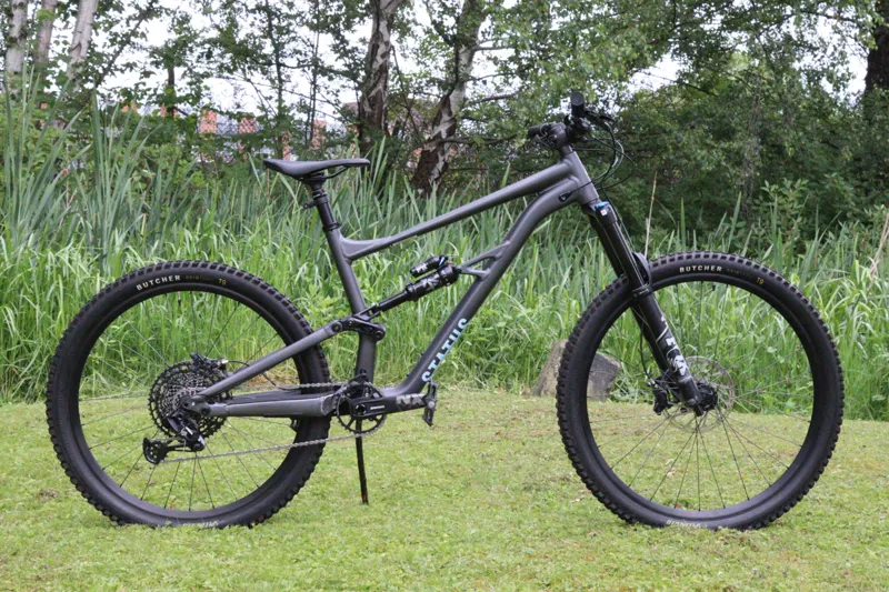 2022 Specialized Status 160 Mountain bike Smoke/Artic Blue - Size S5 - Used Approved-2
