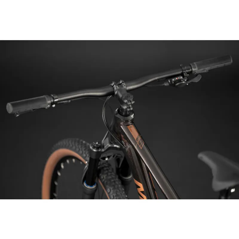 Merida Big Seven 40 Mountain Bike in Black/Red-3