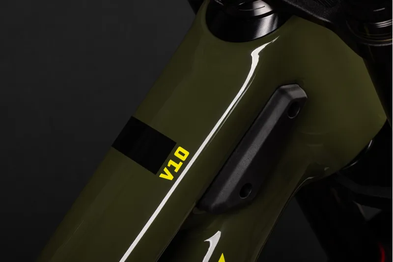 Santa Cruz V10 CC Downhill Bike -1