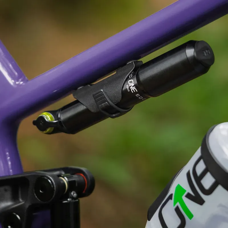 OneUp Components EDC Inline Pump Mount-8