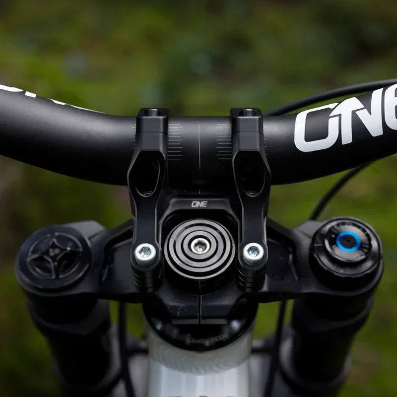 OneUp Components V2 Carbon Handlebar-12