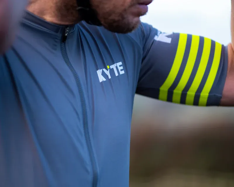 KYTE Race Short Sleeve Jersey - Grey / Yellow-3