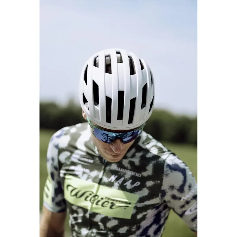 Sweet Fluxer MIPS Helmet in White-5