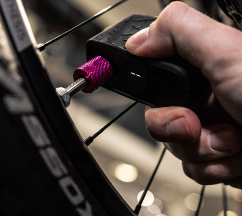 Muc-Off AirMach Electric Mini Pro Inflator-1