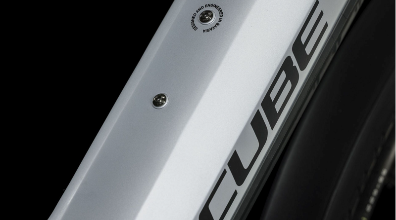 Cube Kathmandu Hybrid SLX 750 Trekking eBike in Polar Silver-3