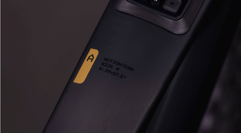 Cube Ams Hybrid one77 c:62 At 600x 2026 CARBON/GOLD-2