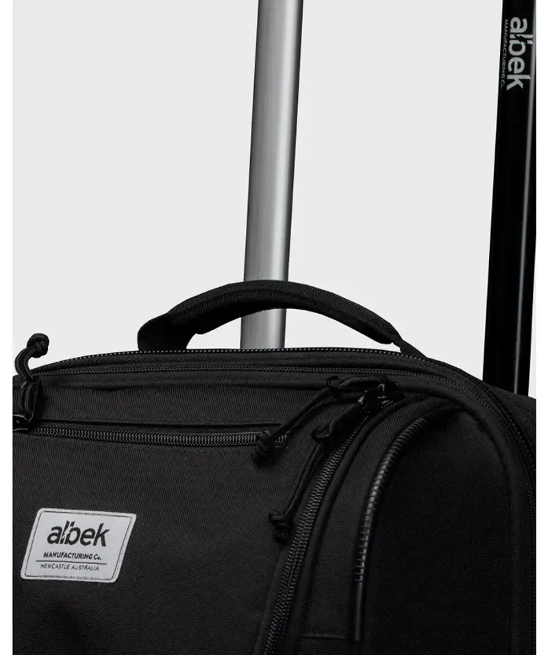 Albek Short Haul Bag in Covert Black-6