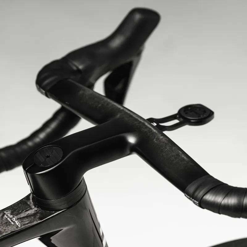 Fuga Integrated Handlebars Black 37-1