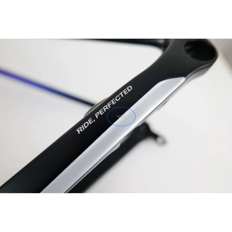 Astra Disc Ex Demo Frameset Chameleon Medium-2