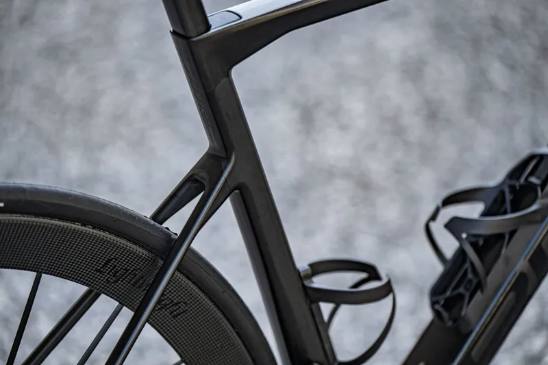 BMC Teammachine SLR01 Masterpiece 54cm Carbon Road Bike-1