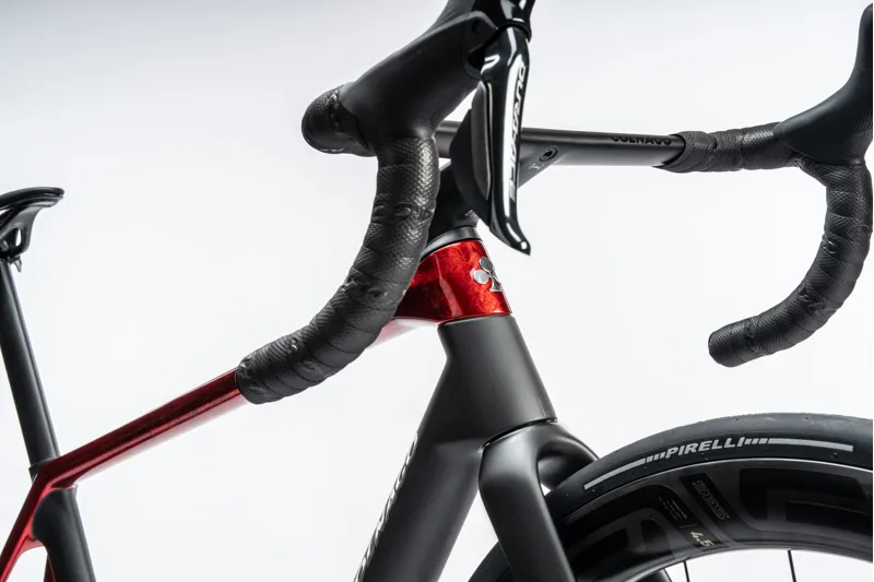 Colnago C72 Disc 2026 Carbon Road Bike Dura Ace Di2 / ENVE 4.5 - Black/Red-4