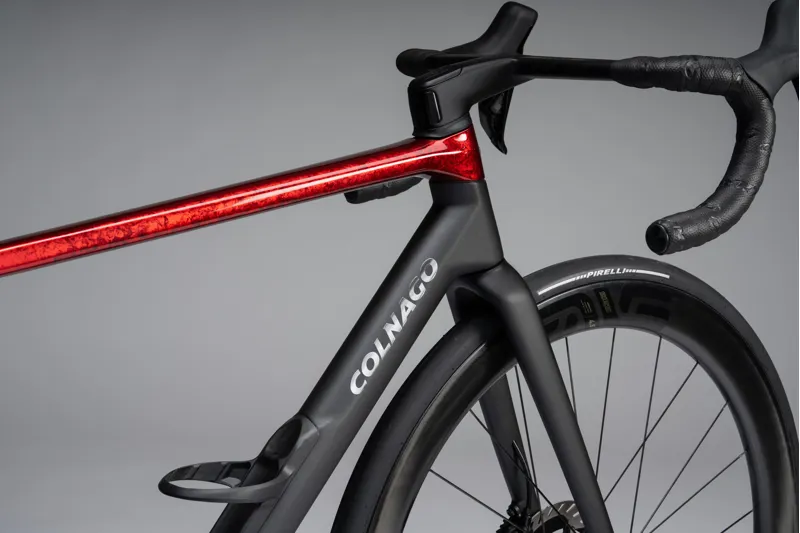 Colnago C72 Disc 2026 Carbon Road Bike Dura Ace Di2 / ENVE 4.5 - Black/Red-9