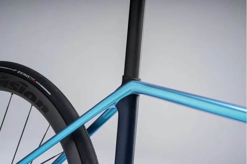 Colnago C72 Disc 2026 Carbon Road Race Bike Dura Ace Di2 - Blue/Light Blue-4