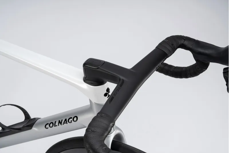 Colnago C72 Disc 2026 Carbon Road Race Bike Dura Ace Di2 / Enve 4.5 - Black/Silver/White-9