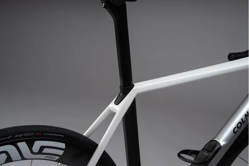 Colnago C72 Disc 2026 Carbon Road Race Bike Dura Ace Di2 / Enve 4.5 - Black/Silver/White-6