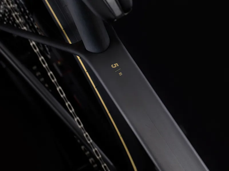 2026 Cervelo R5 Ultegra Di2 Road Bike Black / Bronze -2