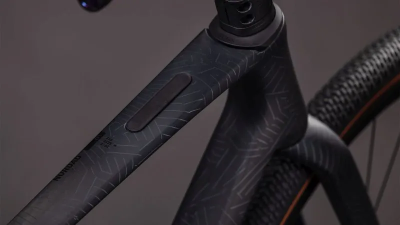 Cube Nuroad c:62 Exc 2026 CARBON/CRISSCROSS-1