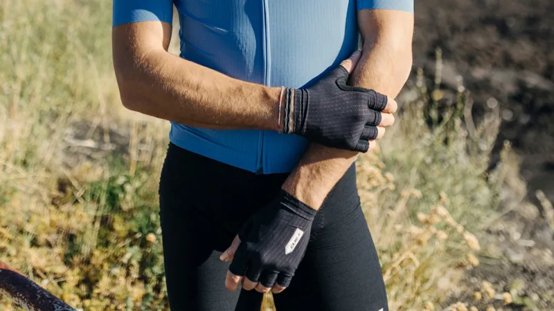 Q36.5 Dottore Pro Summer Gloves - Black-2