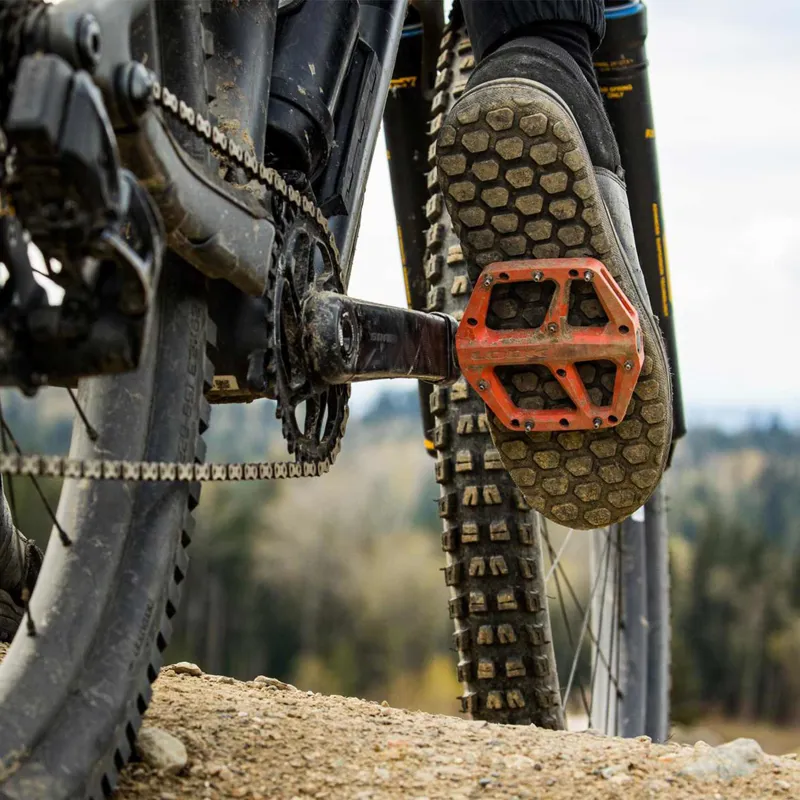 Trail Fusion Flat Pedals Red-3