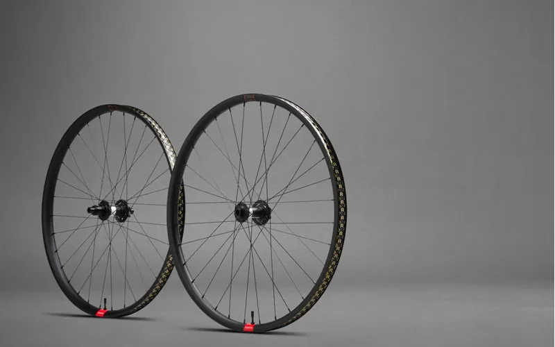 Reserve Wheels 30 AL SL Trail Wheelset - DT 350-1