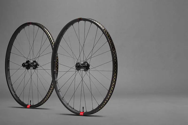 Reserve Wheels 30 HD Carbon Downhill MTB Wheelset - DT350-1