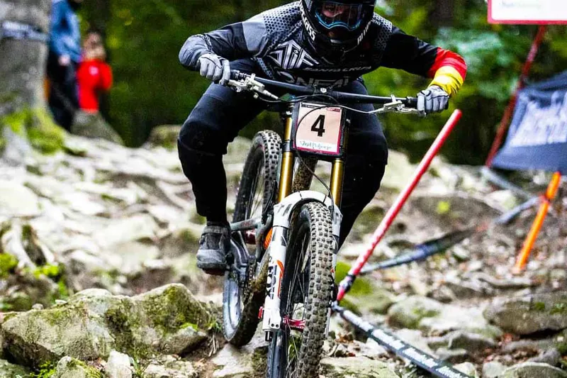 Reserve 31 DH Wheels-2