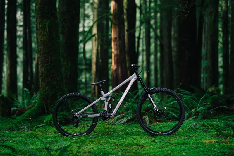 Transition TR11 Alloy DH MTB Downhill Complete Bike SRAM GX Moonstone-1