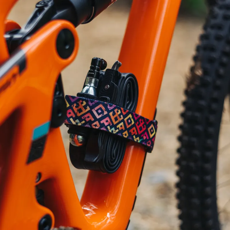 Granite TALON Tyre Lever With Stainless Chain Removing Tips Black-2