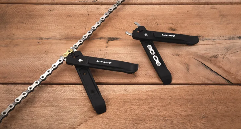 Granite TALON Tyre Lever With Stainless Chain Removing Tips Black-1