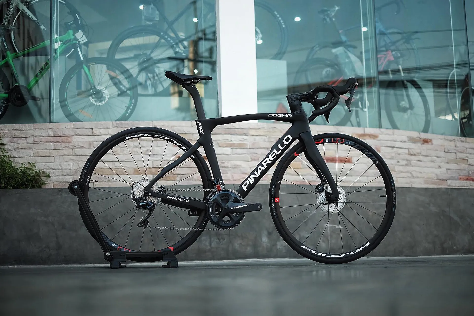 2021 Pinarello Dogma F12 Ultegra in Black